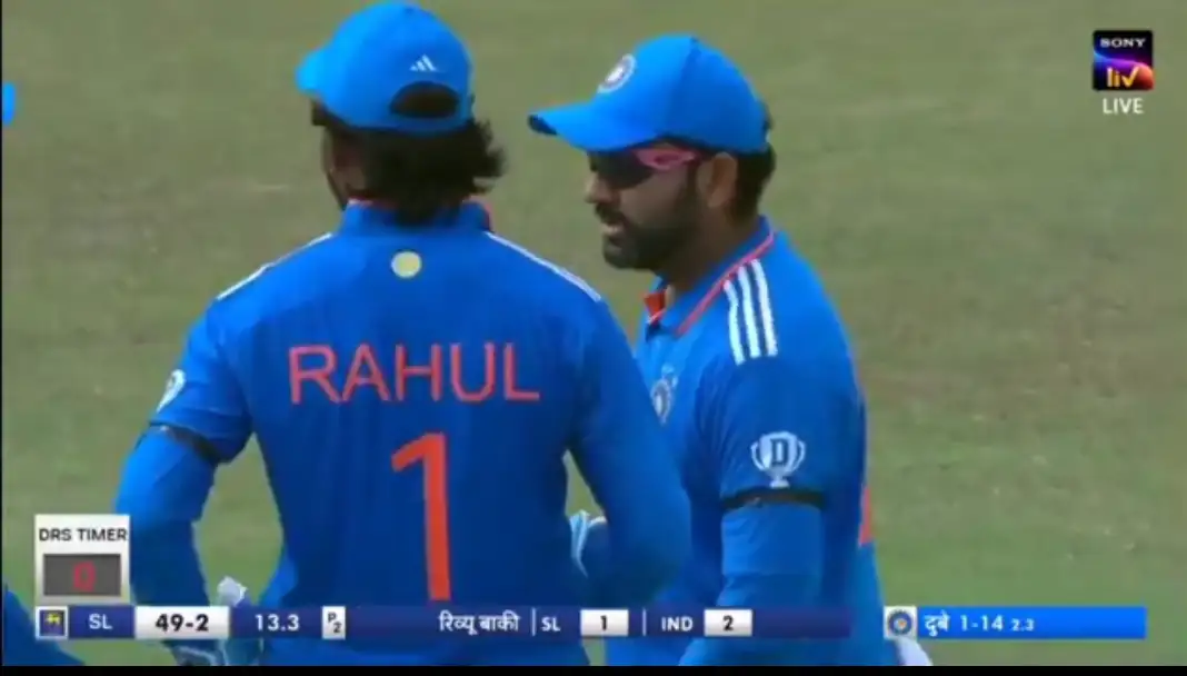 KL Rahul and Rohit's on-field conversation with Dubey